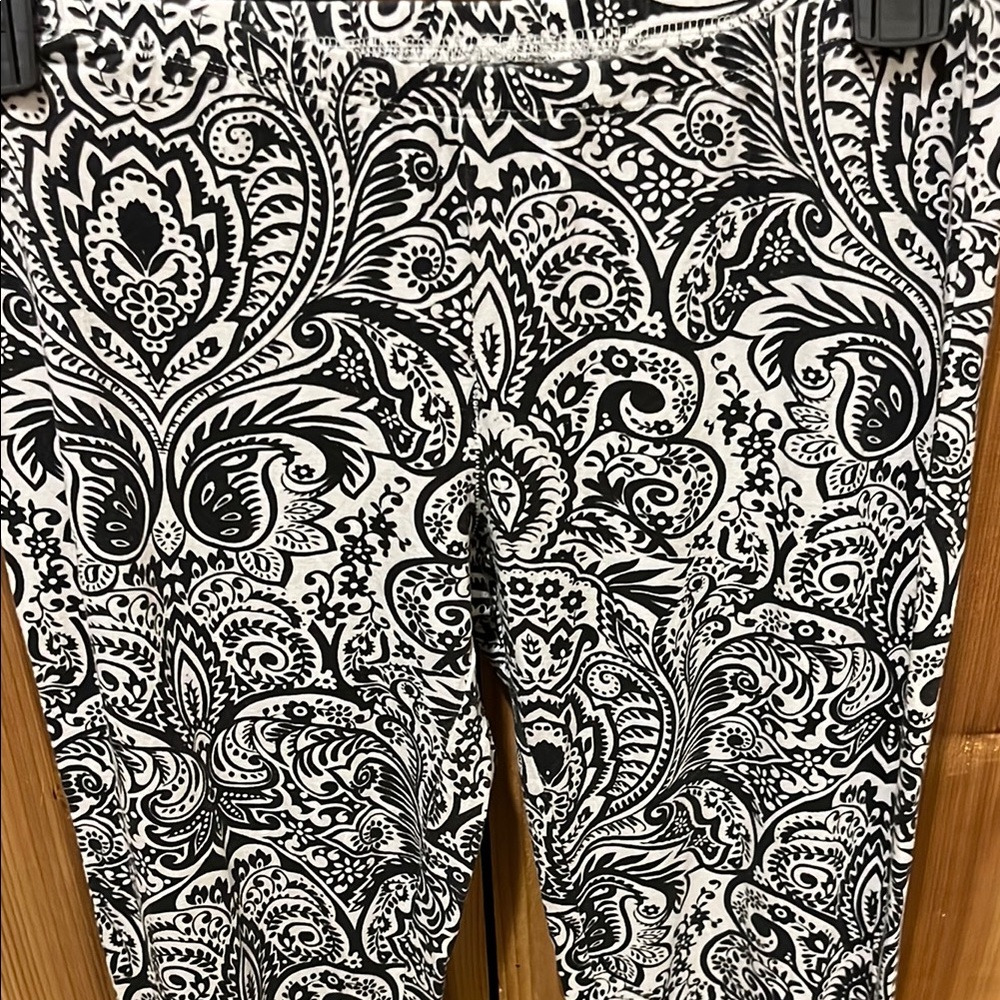 Rip Curl Black and White Paisley Flare Legging Pants - Picture 2 of 11